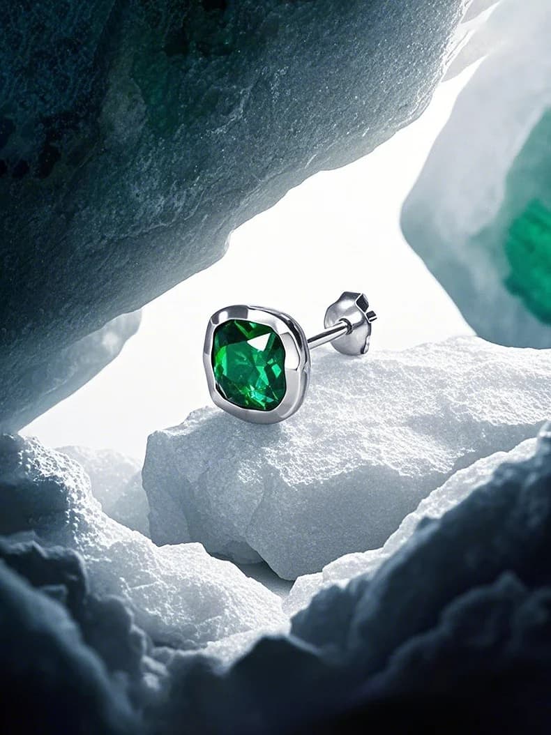 Yuki Pure Silver Earrings Unisex Simulated Emerald Elegant Fashion Jewelry Square Shape Ear Studs Original Design