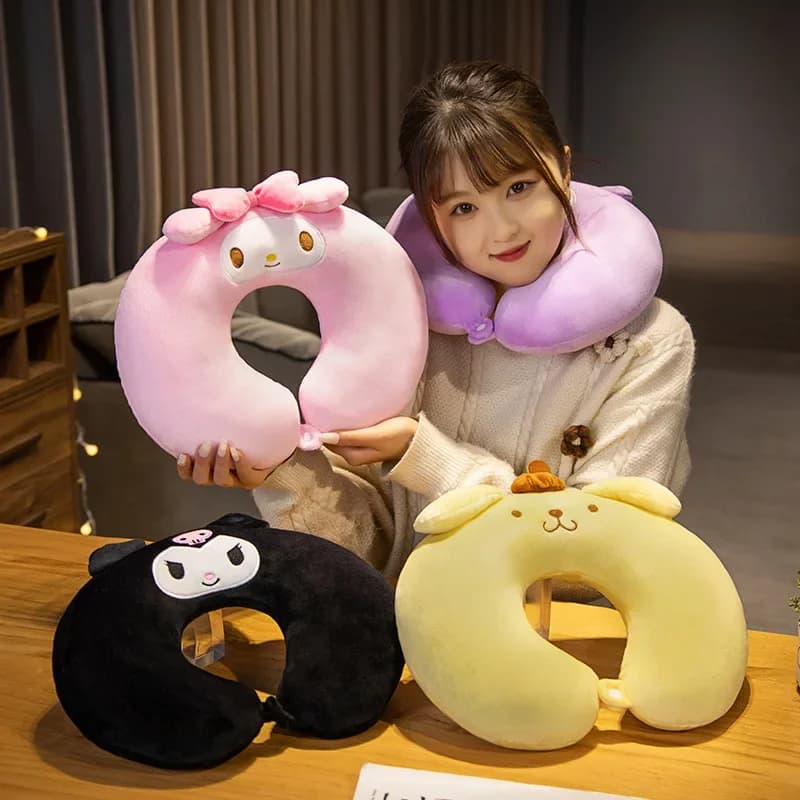 Sanrio Kawaii Hello Kitty Cuscino a forma di U My Melody Kuromi Anime Studenti Pausa pranzo Viaggio Protezione portatile per il collo Mini cuscino