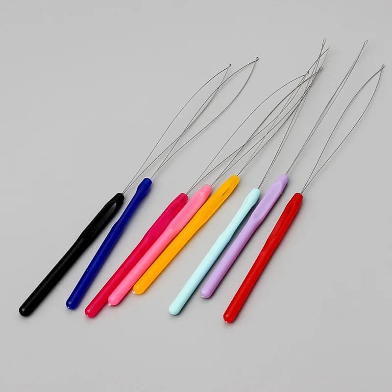 Aghi in acciaio inossidabile per strumento di estensione dei capelli 1PC con manici in plastica colorata per perline e tessitura