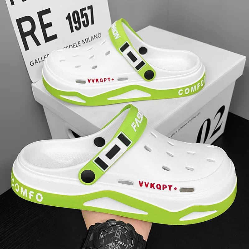 Sandali da uomo estivi Scarpe casual da uomo in EVA leggero Scarpe con foro con plateau Zoccoli da uomo Pantofole da spiaggia maschili per giardino domestico di grandi dimensioni
