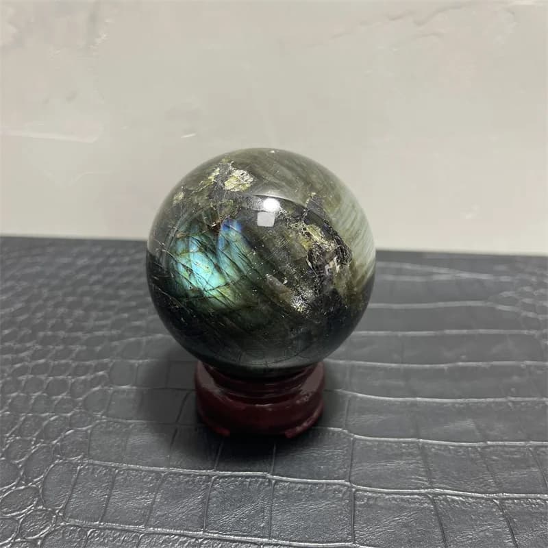 Sfera di cristallo labradorite naturale da 66 mm Quarzo al chiaro di luna Sfera magica lucida Ornamenti per la decorazione della casa con base