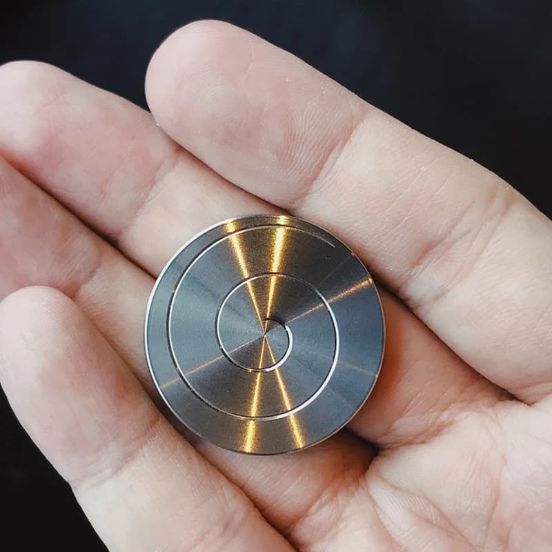 Divertenti giocattoli Fidget Antistress Spinner Giroscopio Giocattolo da scrivania Spinner in metallo Spiner a mano per adulti Giocattoli antistress per regali per bambini