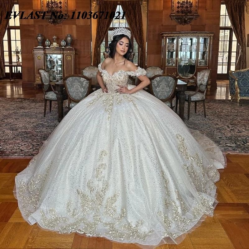 EVLAST Personalizzato Abito di Sfera Bianco Abito Quinceanera In Rilievo Oro Applicazioni di Pizzo Corsetto Dolce 16 Abiti De XV 15 Anos SQ172