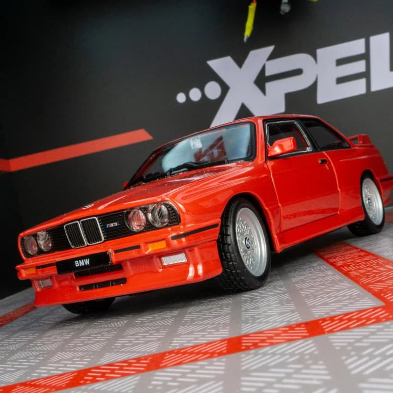 1/24 BMW M3 1988 Street Car Pressofuso In Lega di Metallo Modello di Auto Collezione Hobby Ornamento Decorativo Confezione Regalo Per Il Fidanzato Presente