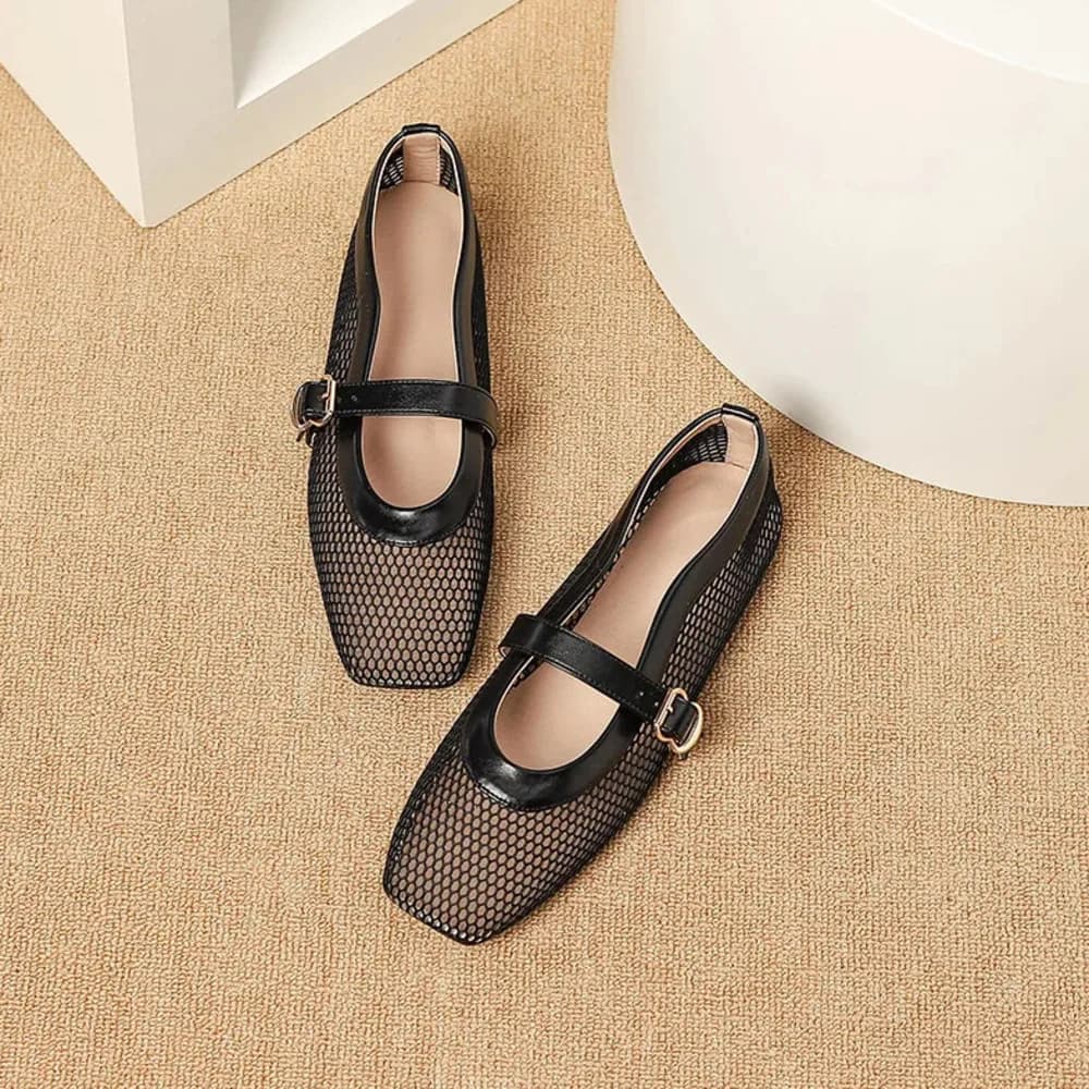 2026 Summer Luxury Hollow Classic Sandals Women Flats Shallow New Beach Comfort Retro Female Flat Shoes Woman Loafers