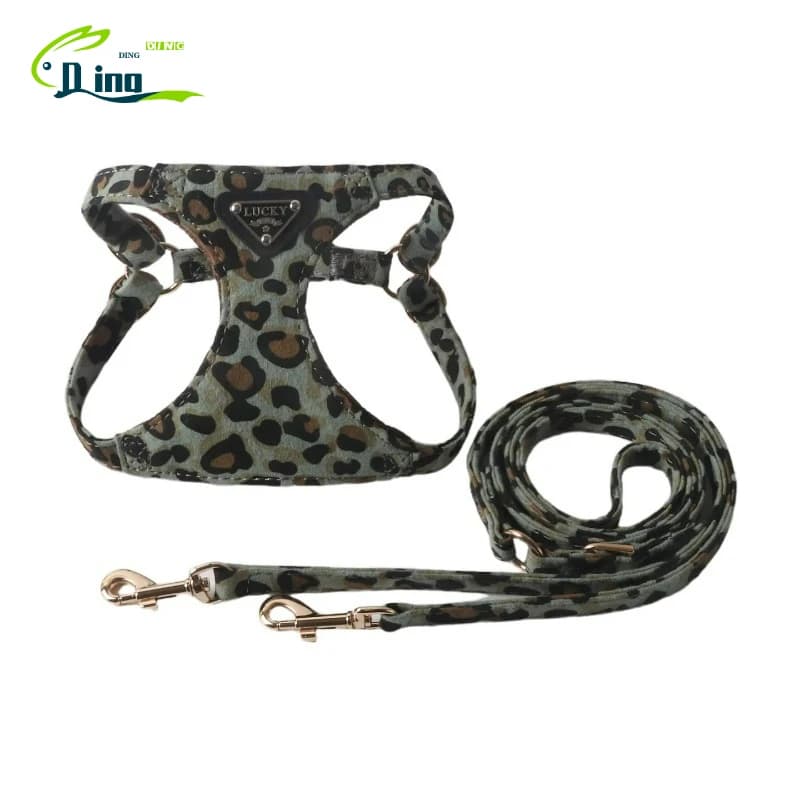 Nuovo set di guinzagli per imbracatura per cani con stampa leopardata Set di guinzagli per guinzagli per cani di piccola e media taglia regolabili stile gilet per cani di piccola e media taglia