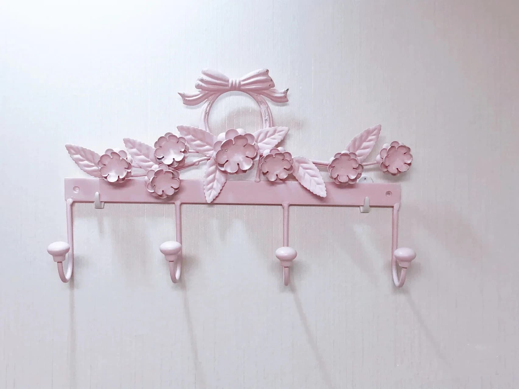 Appendiabiti da parete con fiocco rosa Appendiabiti Borsa per vestiti Gancio a striscia lunga Porta d'ingresso Portachiavi Appendiabiti da parete bianco per bagno Arredamento della camera