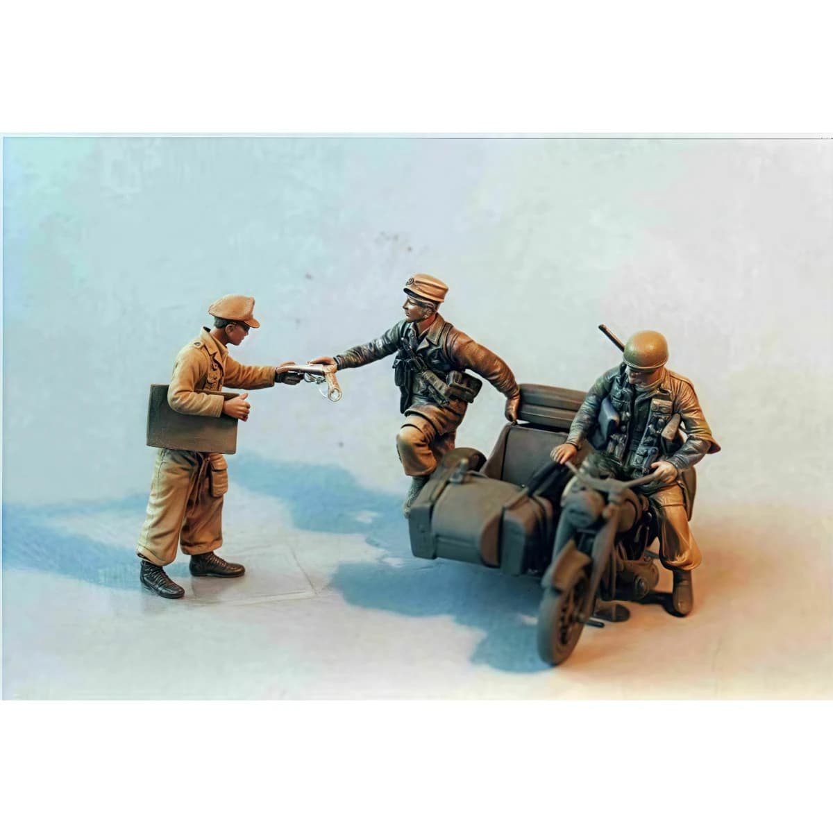 Kit modello non verniciato in resina 1/35, motociclista tedesco (3 persone, senza moto) GK smontato e non verniciato