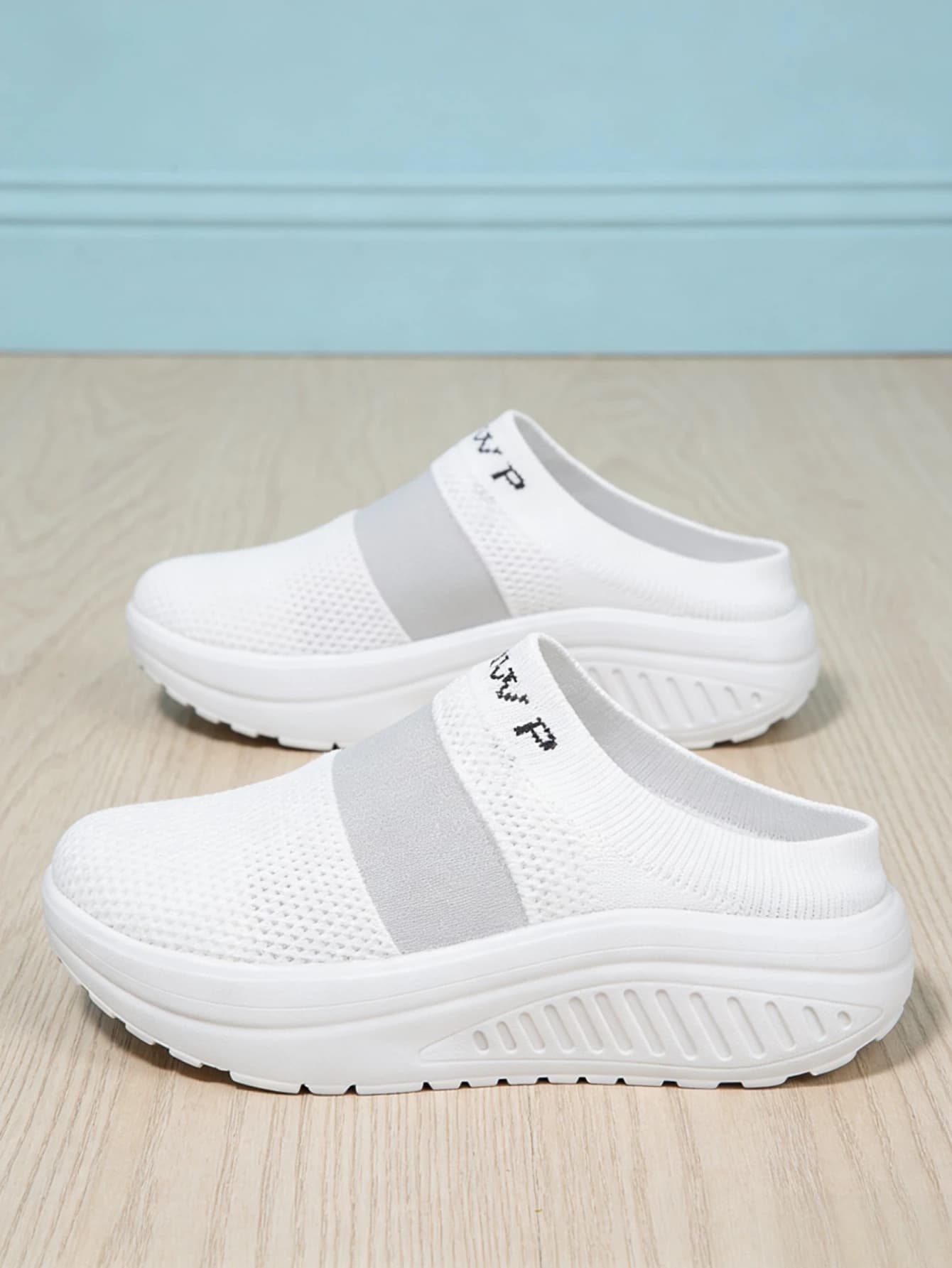 Mules da donna, sandali da donna alla moda e versatili in stile sportivo, pantofole piatte traspiranti in rete, comode e delicate sulla pelle, adatte per l'uso interno ed esterno