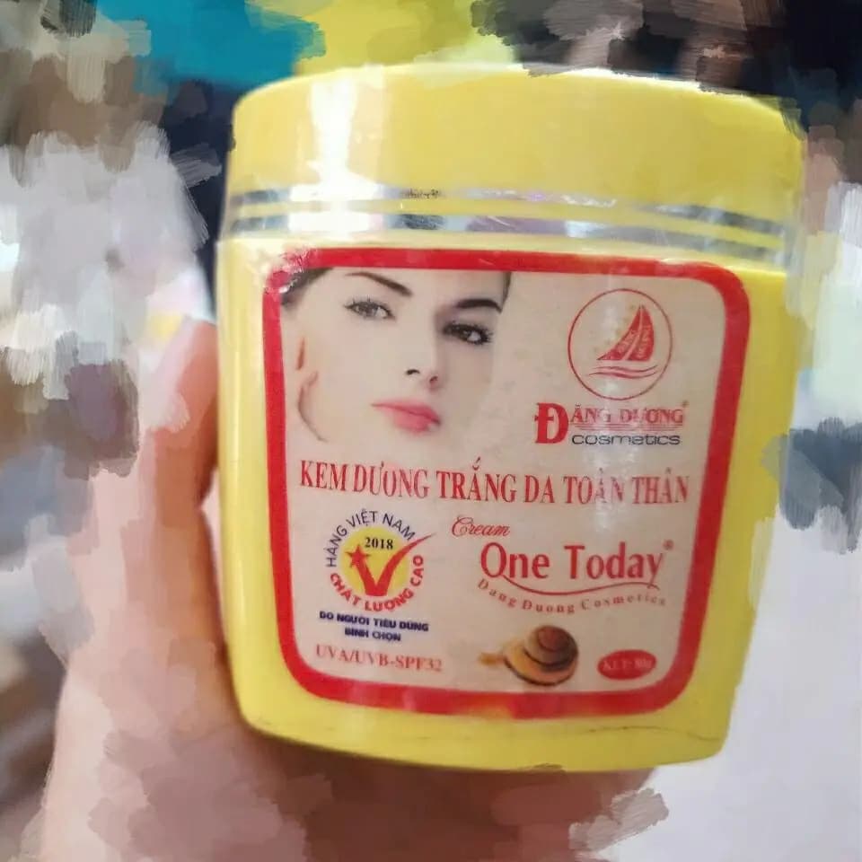 Lotion for Vietnamese body kem duong trang from toan compared to collagen