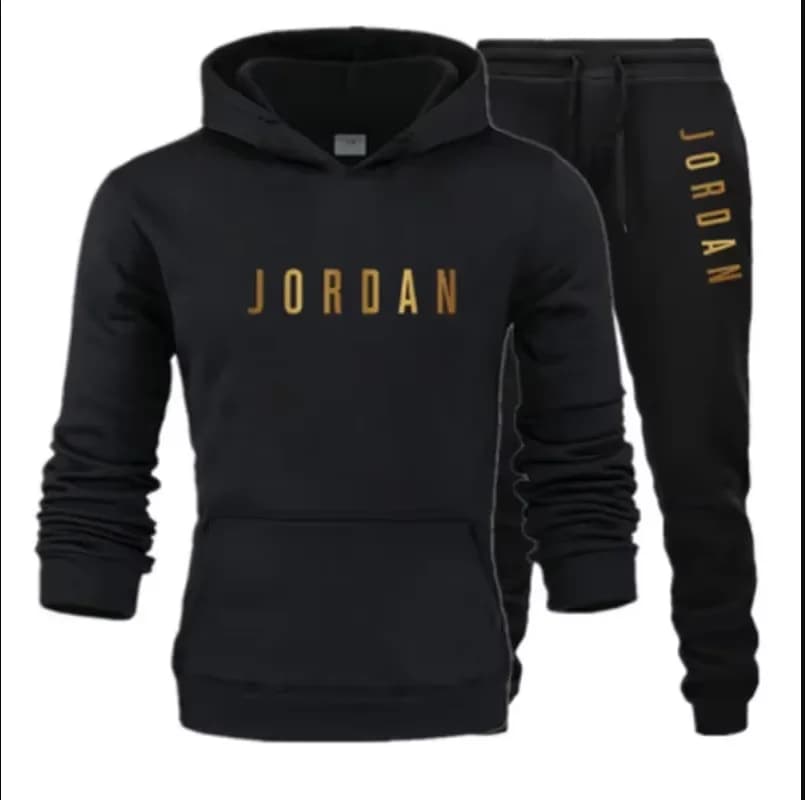 Men's sports suit printed with sweatshirt and trousers, set two pieces suitable for casual sportswear and streetwear.
