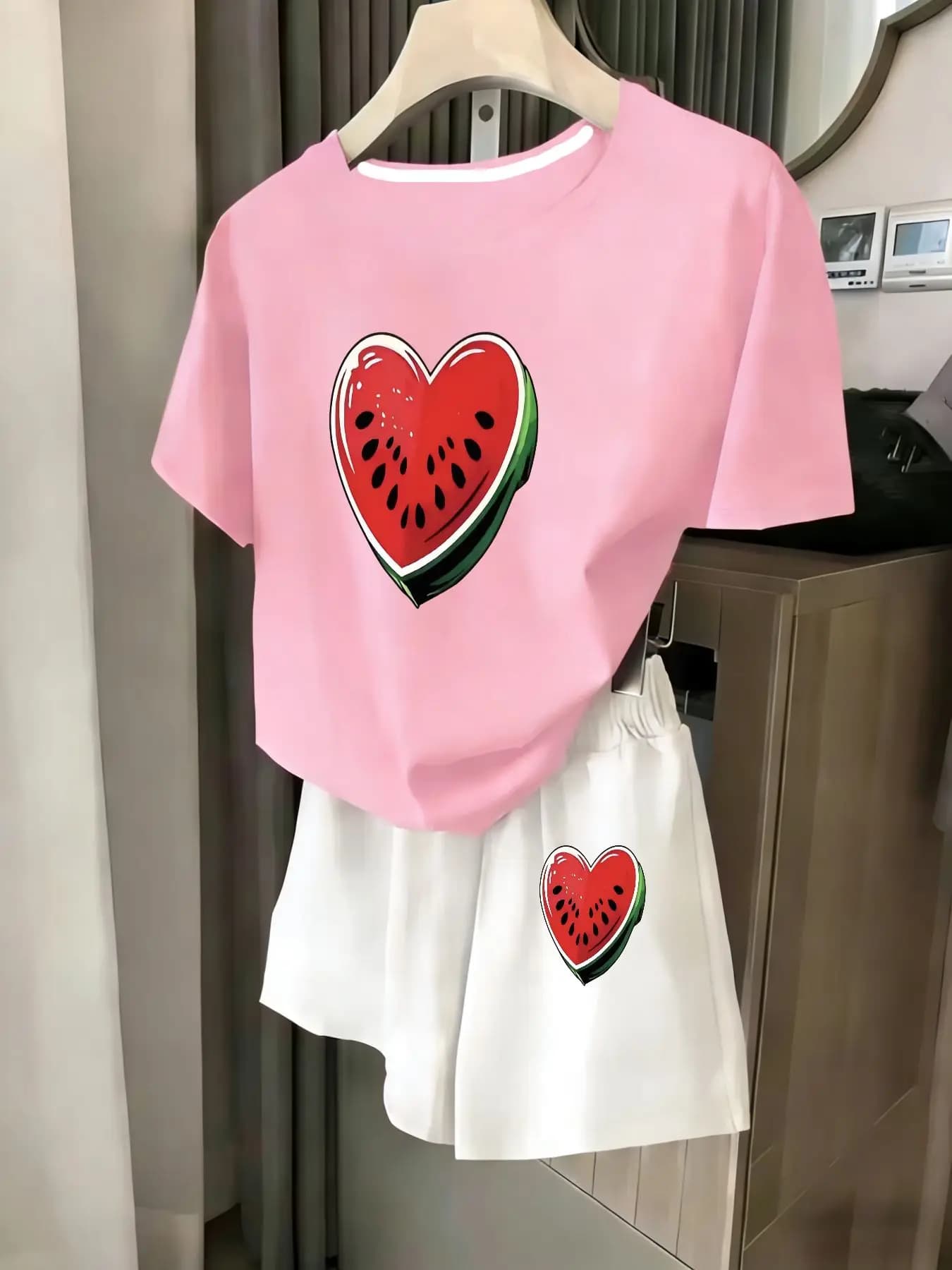 Set da 2 pezzi da donna, estivo, per vacanze al mare, casual, con scollo rotondo, manica corta, t-shirt con stampa casuale, pantaloncini con elastico in vita, comodo