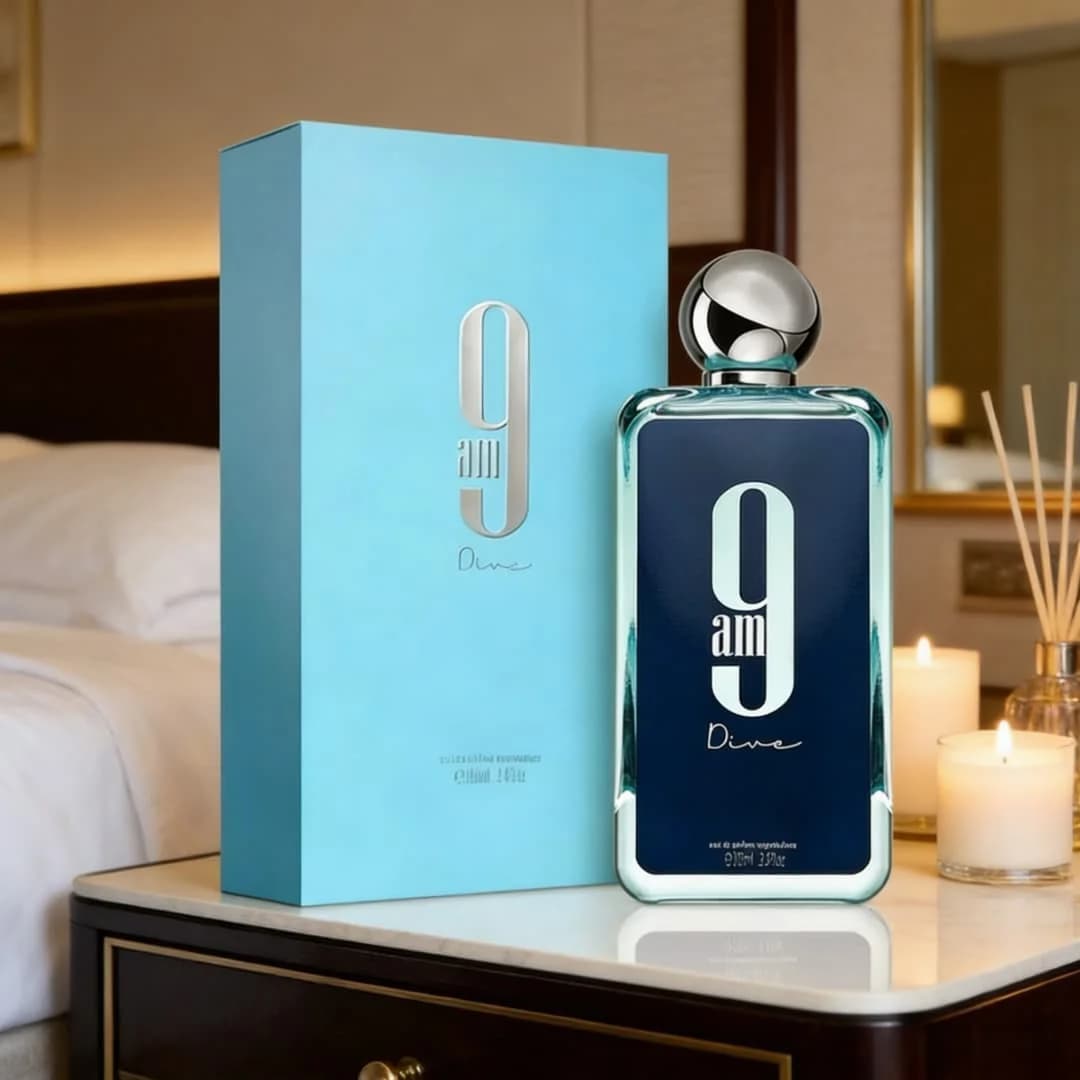 9am Dive EDP | Elegante bottiglia di vetro blu, note fresche acquatico-cirtruse, vibrazione pulita ed energica.