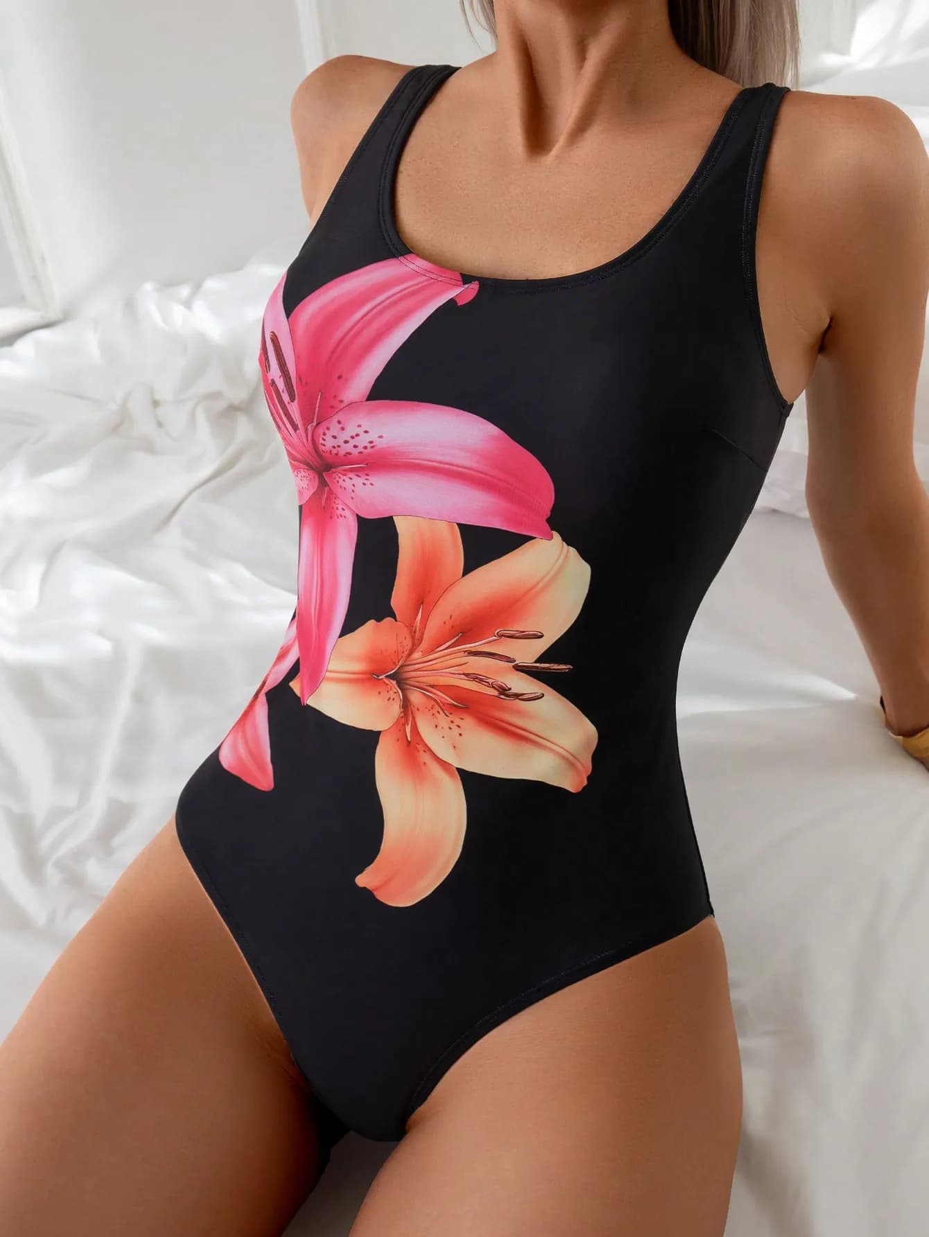 Swim Basics Women's Sexy Floral Print Backless One-Piece Swimsuit, Summer One-Piece Bathing Suit