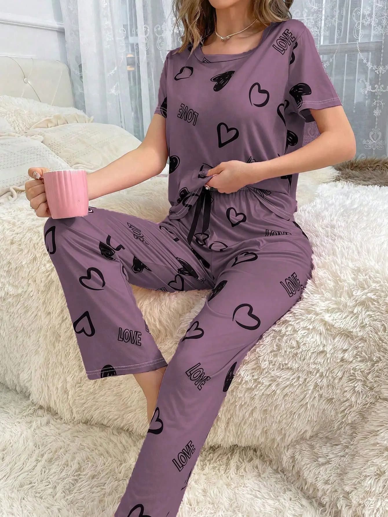 T-shirt da donna a maniche corte con stampa a cuore e pantaloni con coulisse, set pigiama casual per dormire