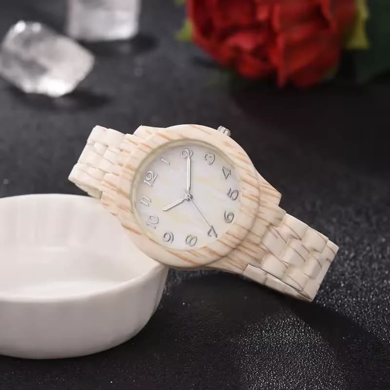 New vintage Y2k women's watches with silicone belt with wood veins, luxury design, original women's wrist watches, simple school watches for children