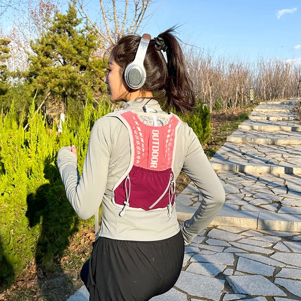 Running vest for hydration Waterproof backpack for water bladder Backpack for breathable outdoor hydration for trail running excursions