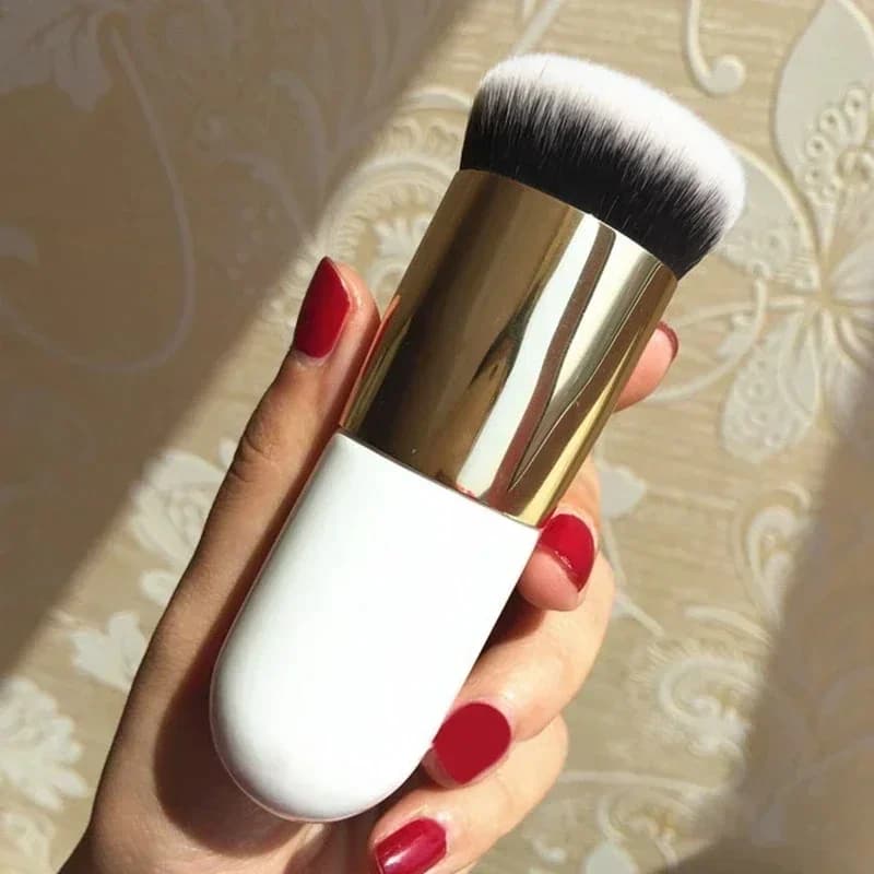 Nuovo elegante pennello per fondotinta Chubby Dock piatto per trucco in crema Pennello professionale per cosmetici Evidenzia sciolto