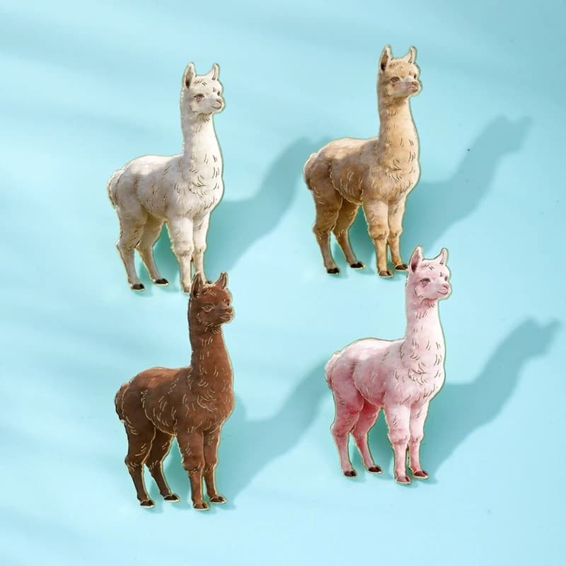 Spilla in metallo smaltato a forma di simpatico alpaca cartone animato, per decorazione fai da te di abbigliamento, borse, cappelli, sciarpe, magliette, jeans, per il pendolarismo quotidiano