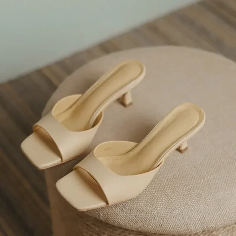 Pantofole con tacco sottile francese in vera pelle per donna estate nuovi sandali alla moda donna dolce pantofola con punta tonda scarpe da donna