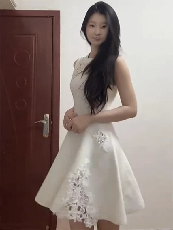 Elegante Abito Estivo da Donna con Colletto a Pizzo Scavato, Sottile, a Trapezio, Corto, Vita Alta, in Fibra di Poliestere, Stile Gentle Wind