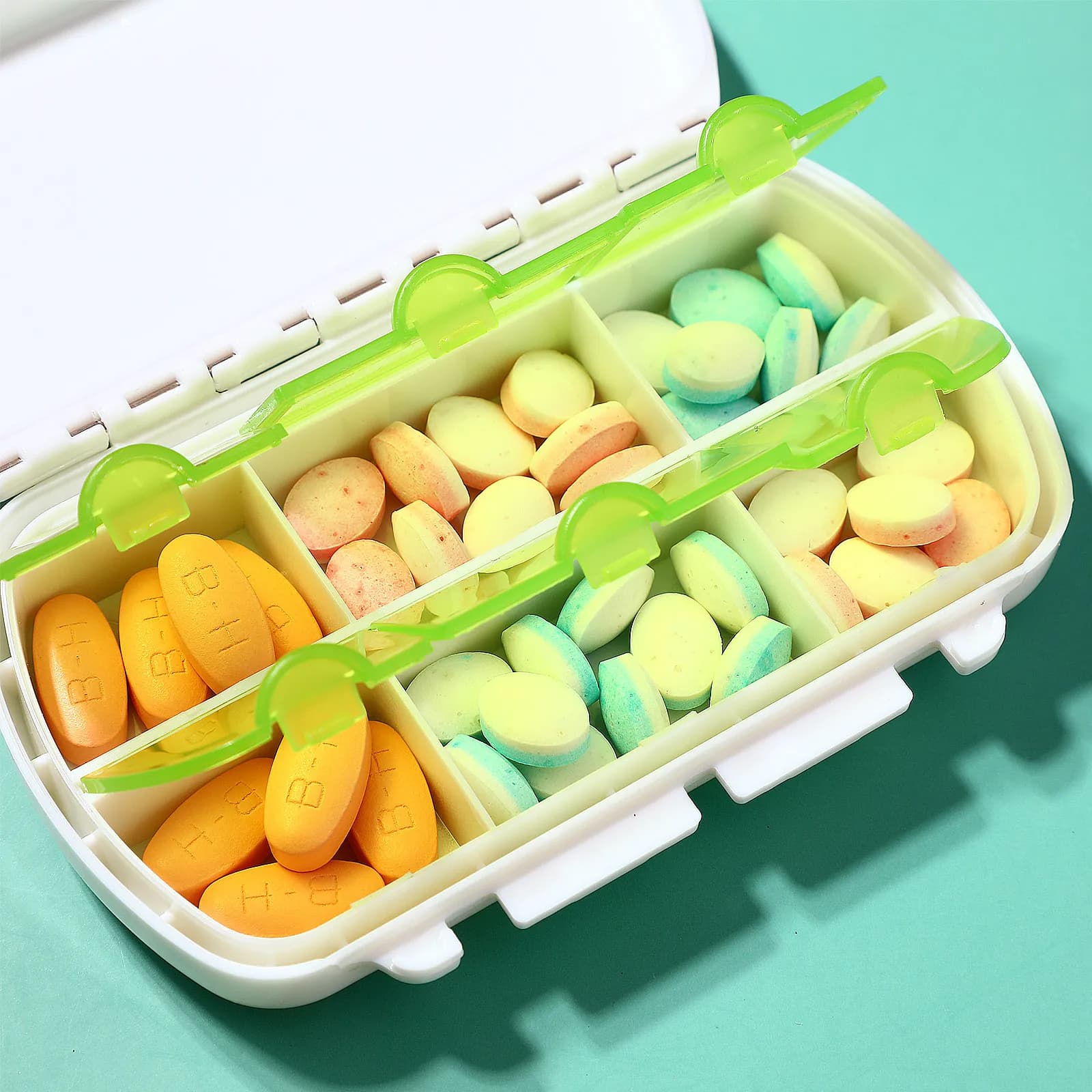 Organizzatore Settimanale di Pillole a 6 Scomparti, Portapillole Portatile con Coperchi Ermetici per Vitamine e Integratori Quotidiani, per Viaggi e Casa