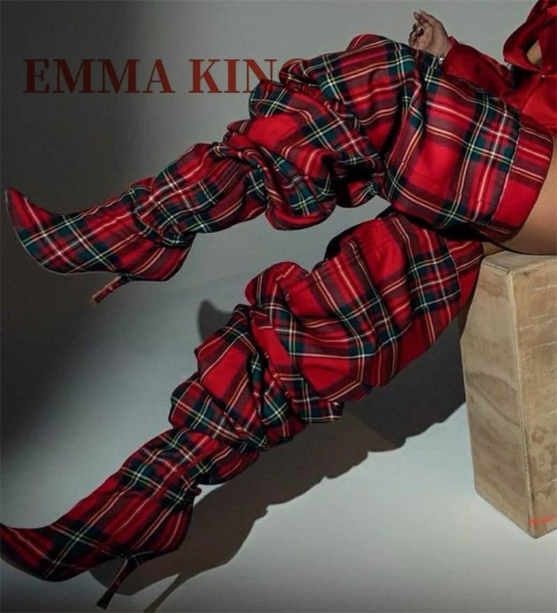 Stivali alti alla coscia scozzesi da donna Stivali larghi in tessuto a griglia rossa Scarpe stile britannico Stivali sopra il ginocchio Scarpe con cerniera a punta