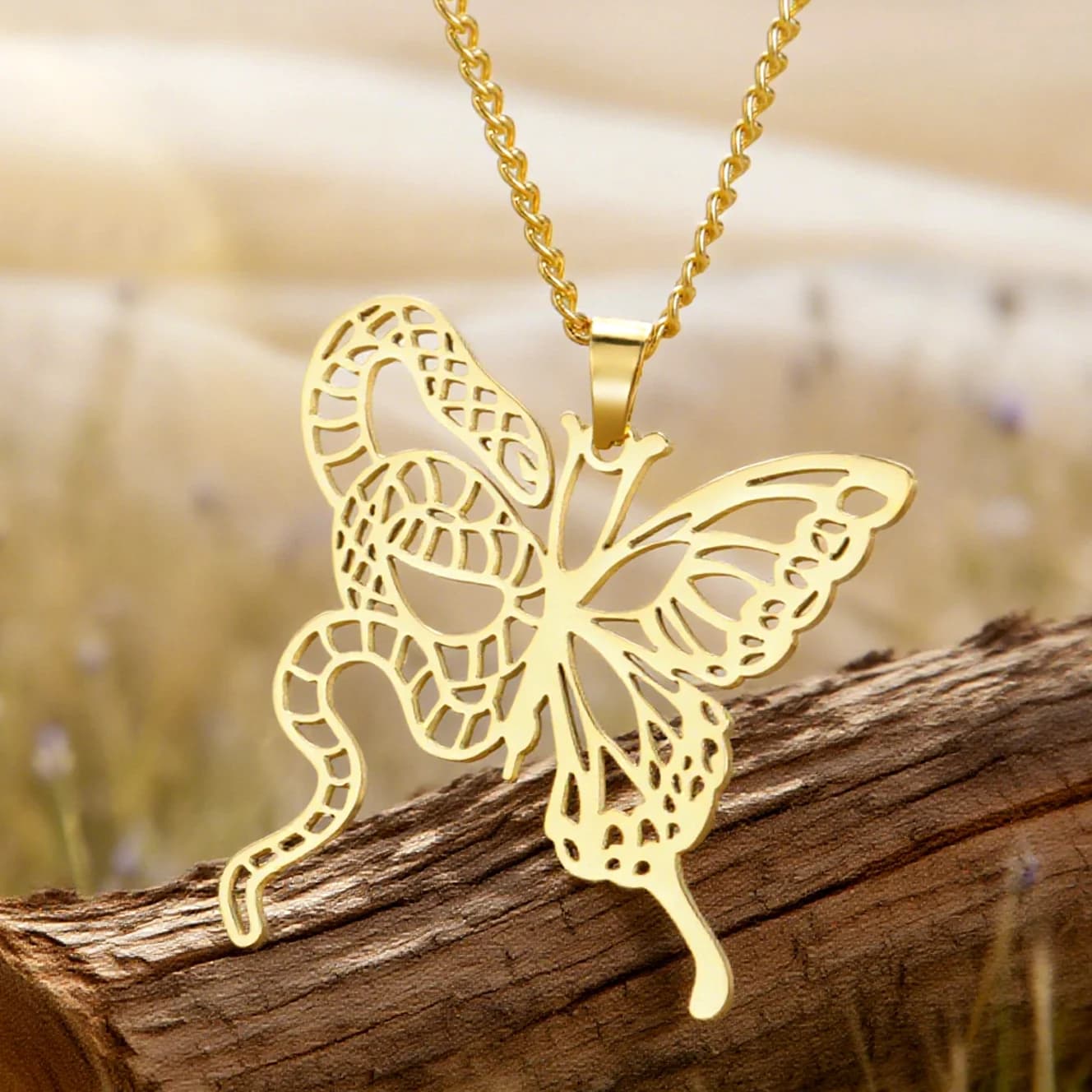 Dawapara Collana con serpente a farfalla mistica Ciondolo totem animale gotico Gioielli da stregoneria in acciaio inossidabile