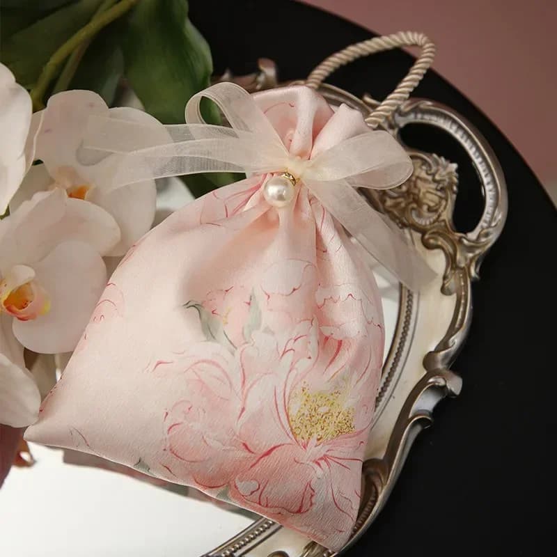 10pcs Candy Bag Chinese Satin Fabric Drawstring Gift Packing Bag Wedding Birthday Handheld Bag Portable Gift Candy Jewelry Bag