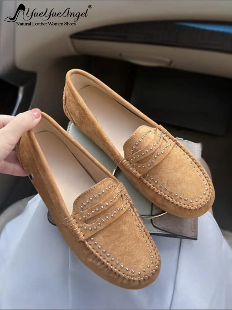 Scarpe basse da donna in vera pelle scamosciata primavera autunno slip on solido morbido e confortevole punta tonda rivetti nuovi mocassini casual da donna