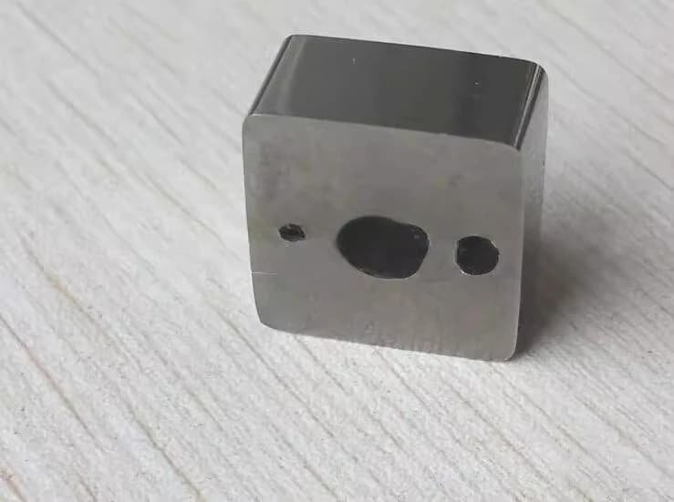 Blocco conduttivo per taglio a filo lento H005 Taglio a filo per scheda elettrica 9 * 18 * 18 mm