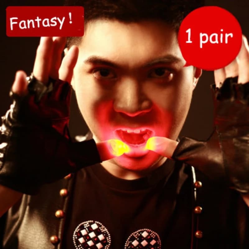 1 paio novità incandescente thumb light magic trick puntelli glow dancing close-up stage super bright Halloween child gift giocattoli luminosi