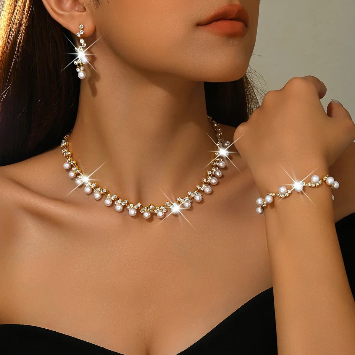 Nuovo Set di Collana, Orecchini e Bracciale Geometrico con Perle in Zirconia - Accessori di Moda Regalo per l'anniversario della moglie