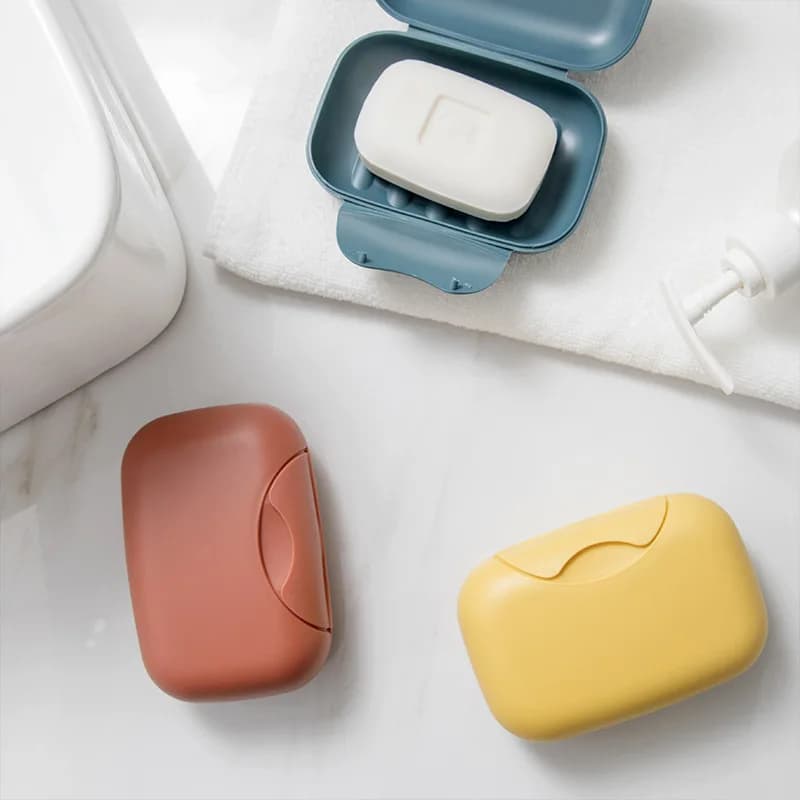 Portable travel soap dish Four colors Waterproof leakproof Stylish compact Easy to carry sealed box to store the bathroom