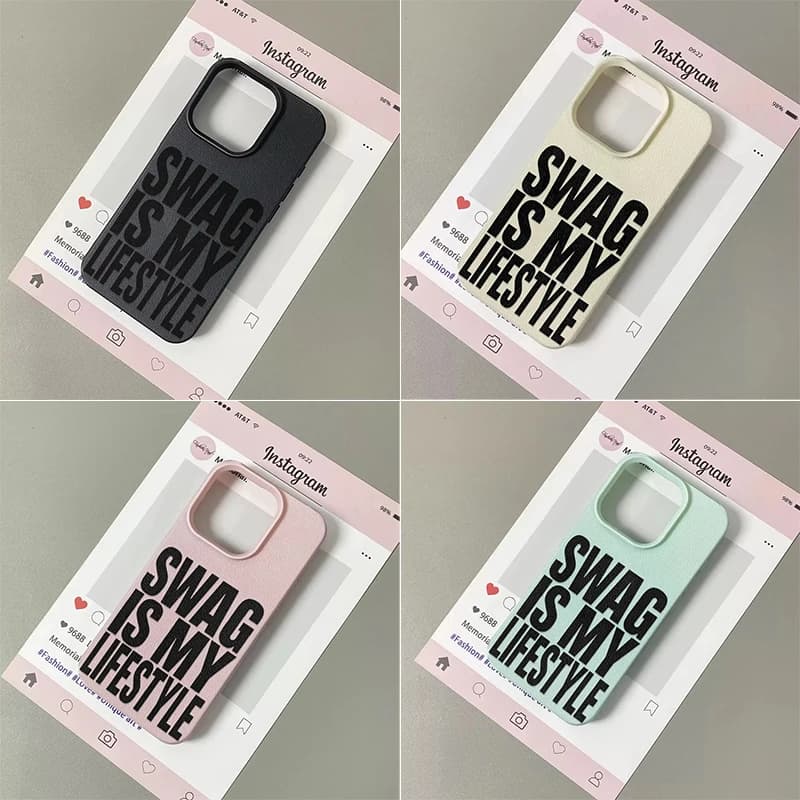 Cover per iPhone con Scritta Trendy 'SWAG IS MY LIFESTYLE' per iPhone 17 Air 16 Pro Max 15 14 Plus 13 12 11, Custodia Posteriore in Silicone Antiurto