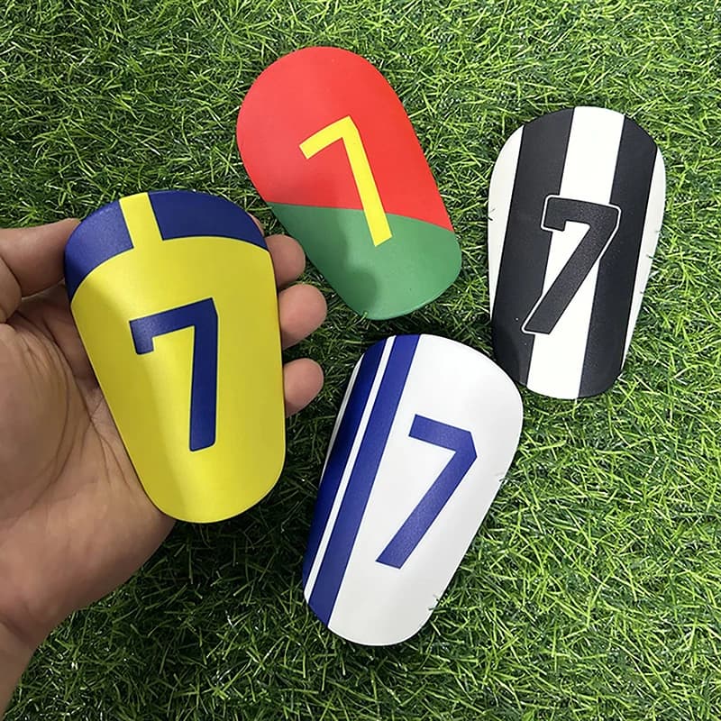 1 paio di mini parastinchi da calcio, protezioni per le gambe, resistenti all'usura, ammortizzanti, protezioni per le gambe, per allenamento di calcio