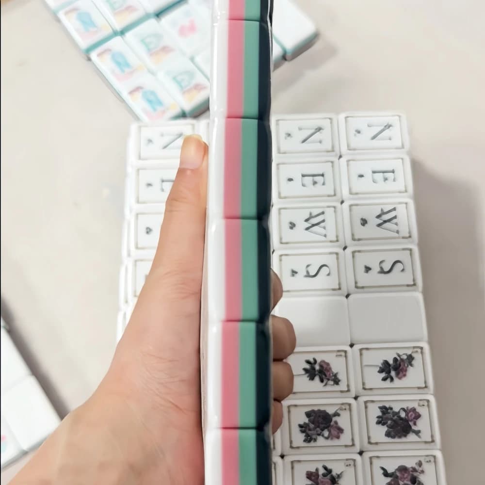 New Arrival American Mahjong Set 160 Tiles Cloudy Jade Green Marbled Acrylic Engraved Mahjong Tiles for Family Party Board Games