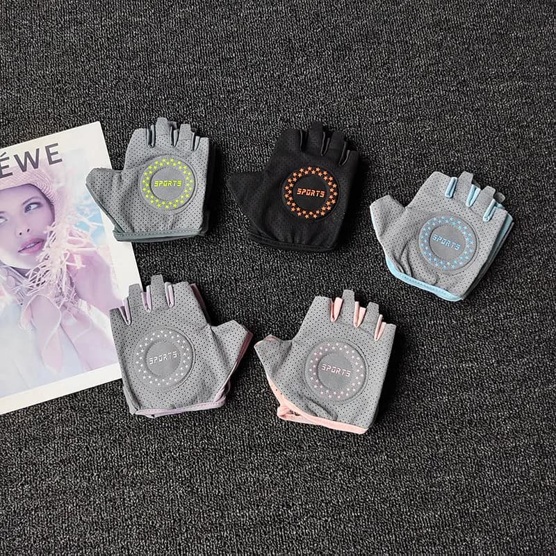 Women's half finger training gloves, anti-slip training gloves, padded for gym and cycling equipment