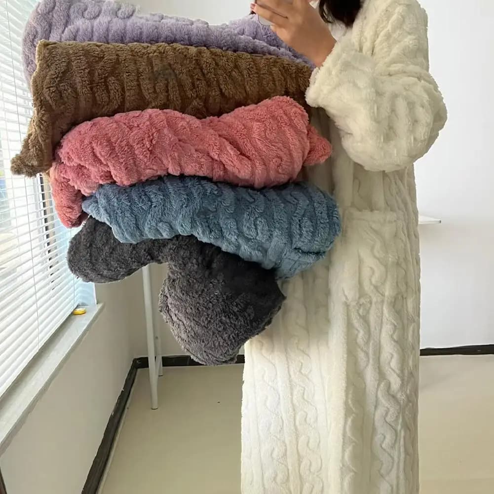 Women's Winter Coral Velvet Pajamas with Long Sleeves with Double Pocket, Hot Bath Bathrobe, Night Shirt, Soft and Gentle Pajamas on Leather