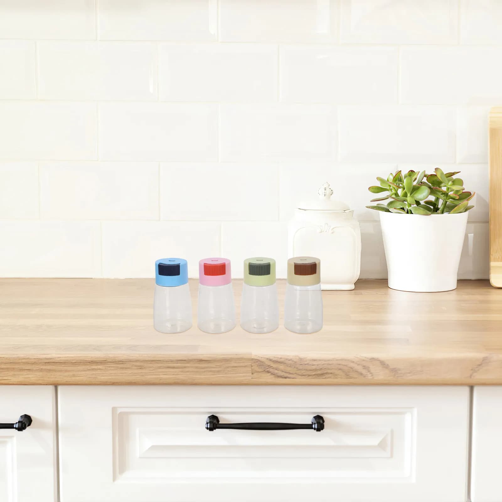 Set di 8 Dispenser per Spezie a Pressione Ermetici in Plastica Trasparente, Contenitori per Sale, Zucchero, MSG, Spezie, Controllo Preciso e Compatto per Cucina