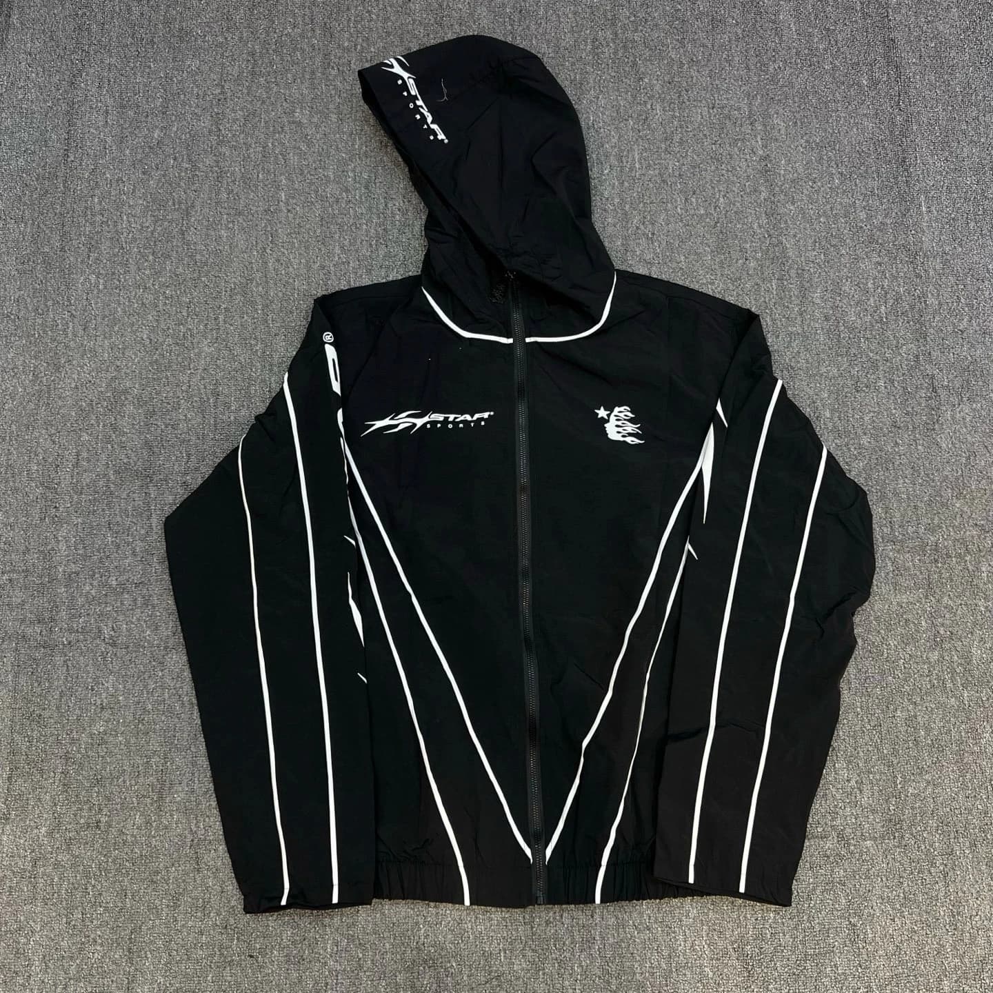 Felpa Sportiva Unisex con Cappuccio, Antivento, Manica Lunga, Chiusura con Zip, Stile Giovanile e Vibrante, Lunghezza Regolare
