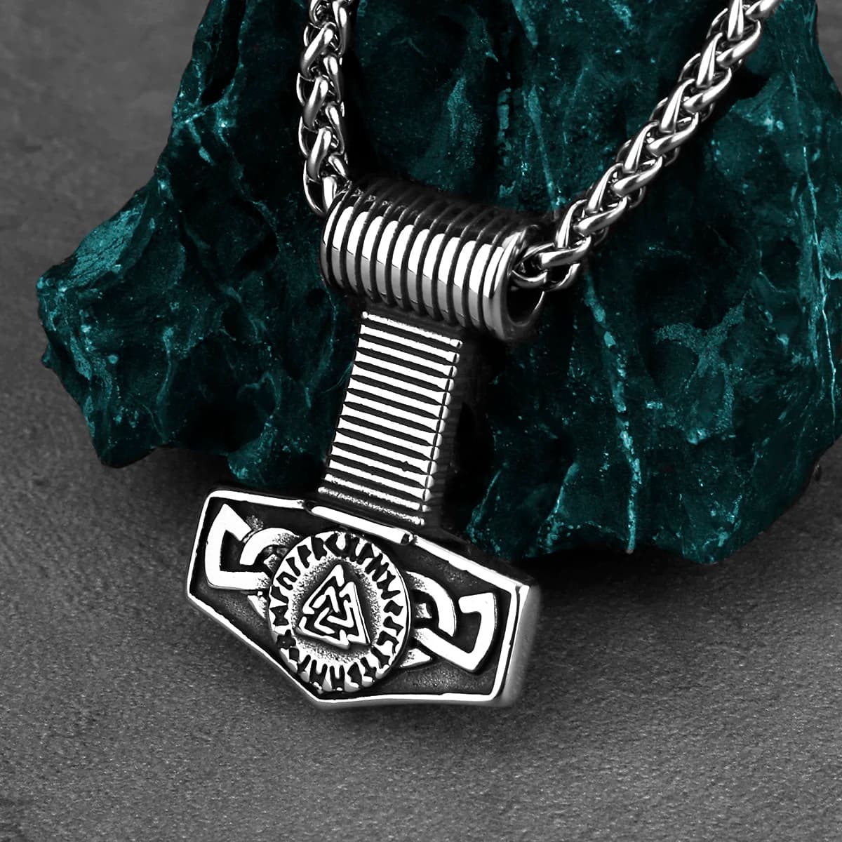 Vintage Viking Mojolir Thor's Hammer Norwegian Rune Necklace Men Fashion Celtic Knot Hip Hop Pendant Necklace Jewelry Wholesale