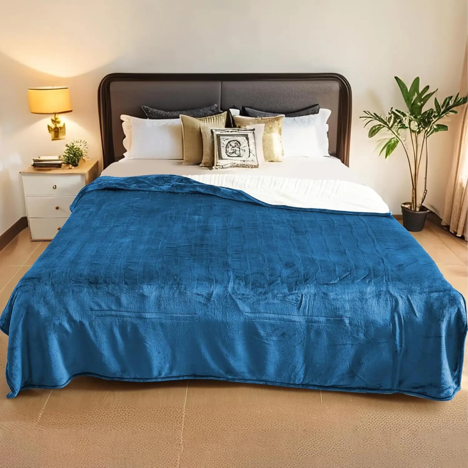Coperta riscaldata elettrica a grandezza naturale - 72x84 pollici, morbida flanella, 10 livelli di calore, spegnimento automatico, lavabile per letto in blu lago