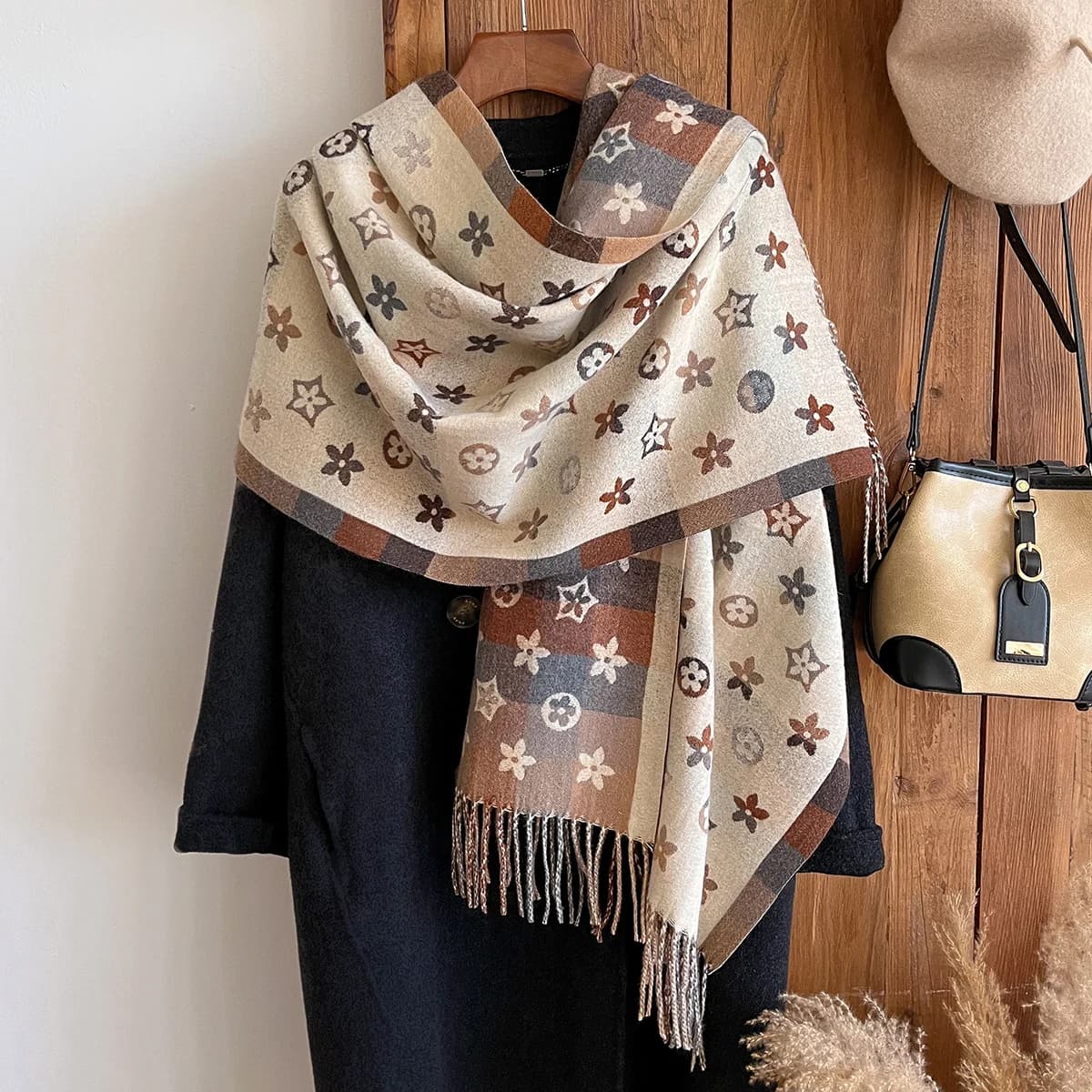 New Scarf in Cashmere National Style, Women's Winter Pashmina, Hot Scarves, Wrap Cover, Female Scarves, Bandana, Mass Scarves