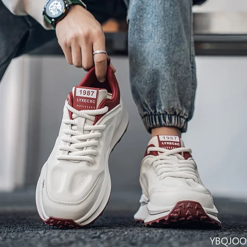 Spring new low top soft soled men's shoes lightweight breathable sports shoes fashionable versatile men's casual sneakers