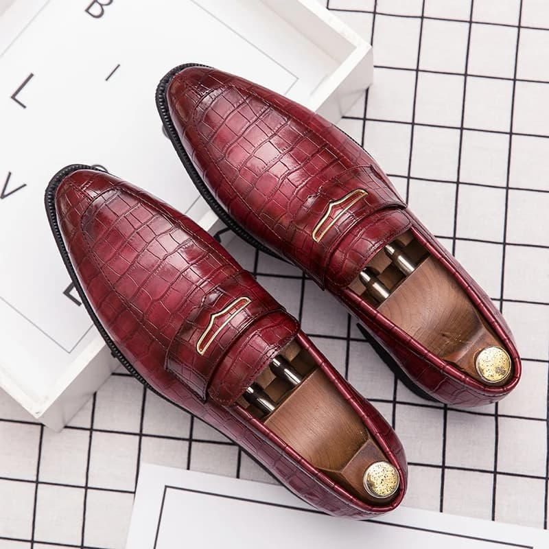 Size 38-48 Men's Fashionable Men's Classic Moccasins Comfortable and casual office shoes from one foot Men's social shoes
