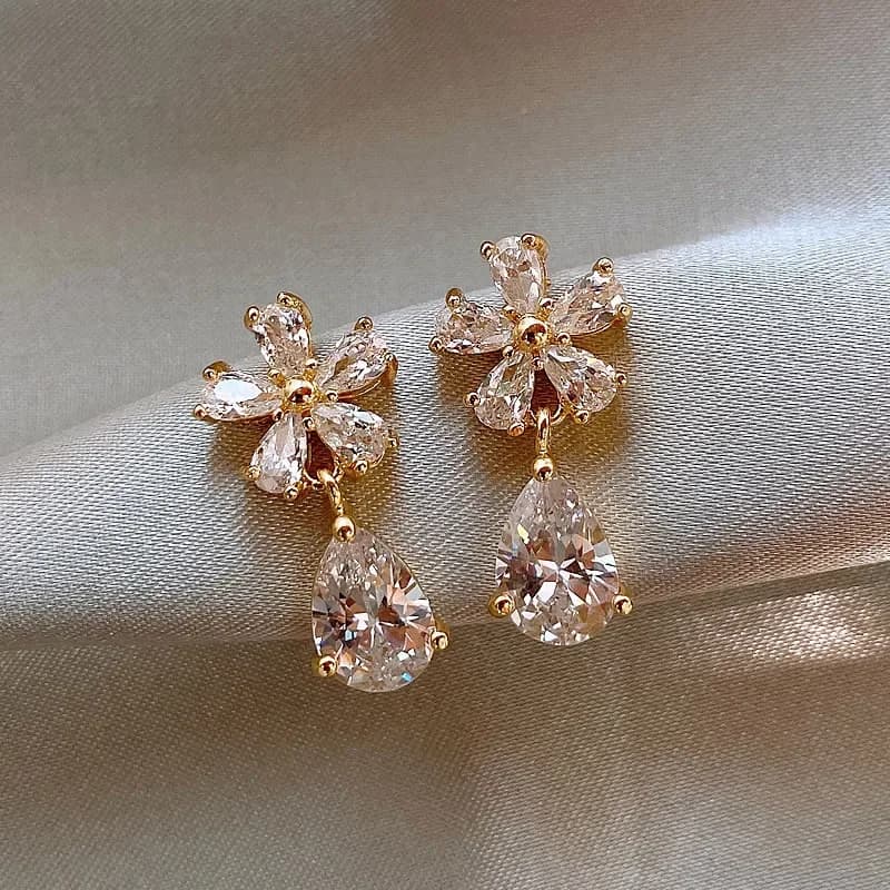 Orecchini a bottone con zirconi di lusso leggeri Orecchini con foglie di fiori alla moda da donna Eleganti gioielli da sposa per feste con perle finte
