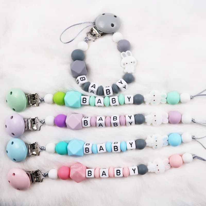 Ins Clip per ciuccio per bambini Nome personalizzato Massaggiagengive per coniglio in silicone Giocattoli Porta capezzoli fittizi Ciucci Accessori per catena Neonato