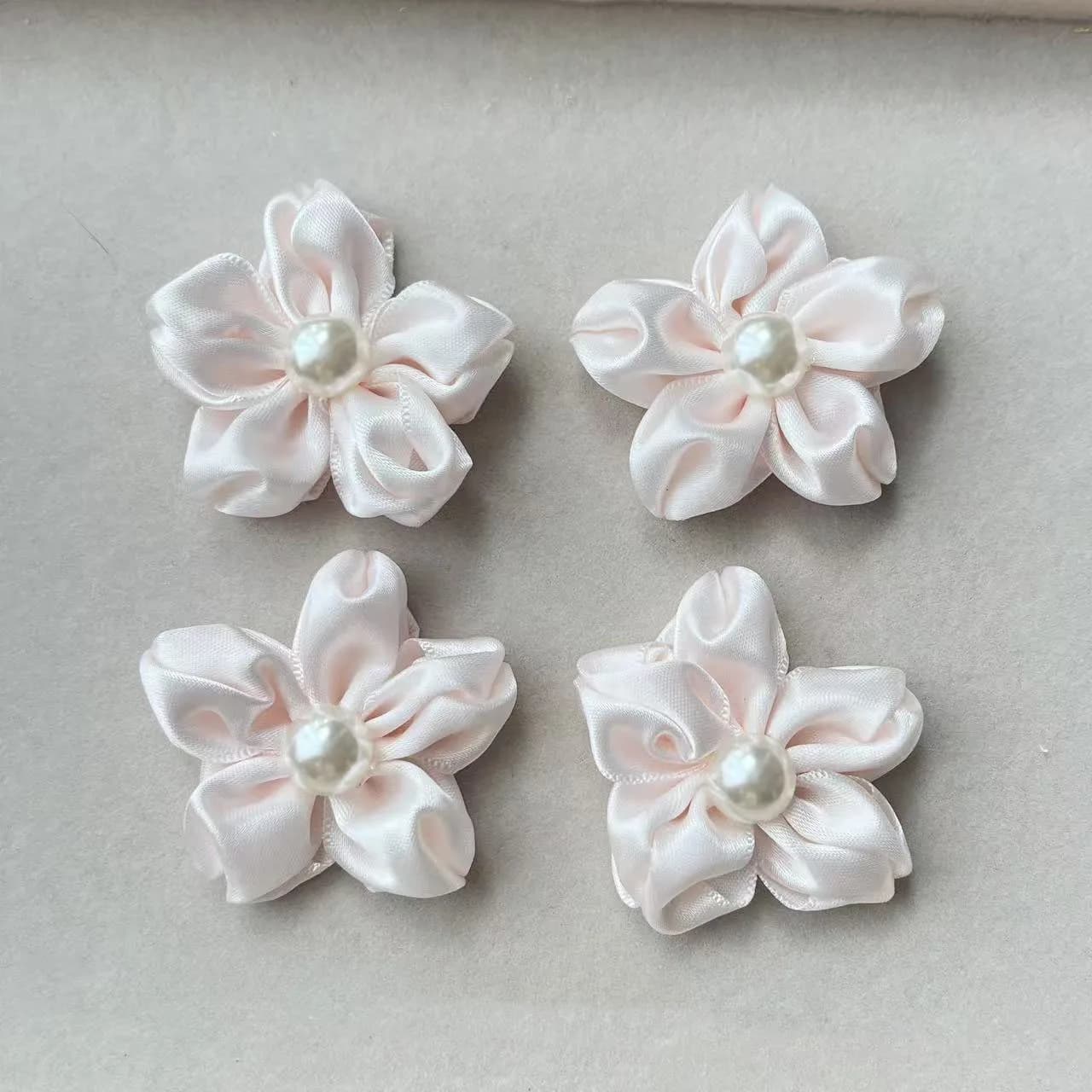 4 Pezzi Fermagli per Capelli a Fiore di Ciliegio con Perle, Spille per Custodie Telefono, Accessori Fai da Te per Gioielli, Borse, Scarpe, Calze