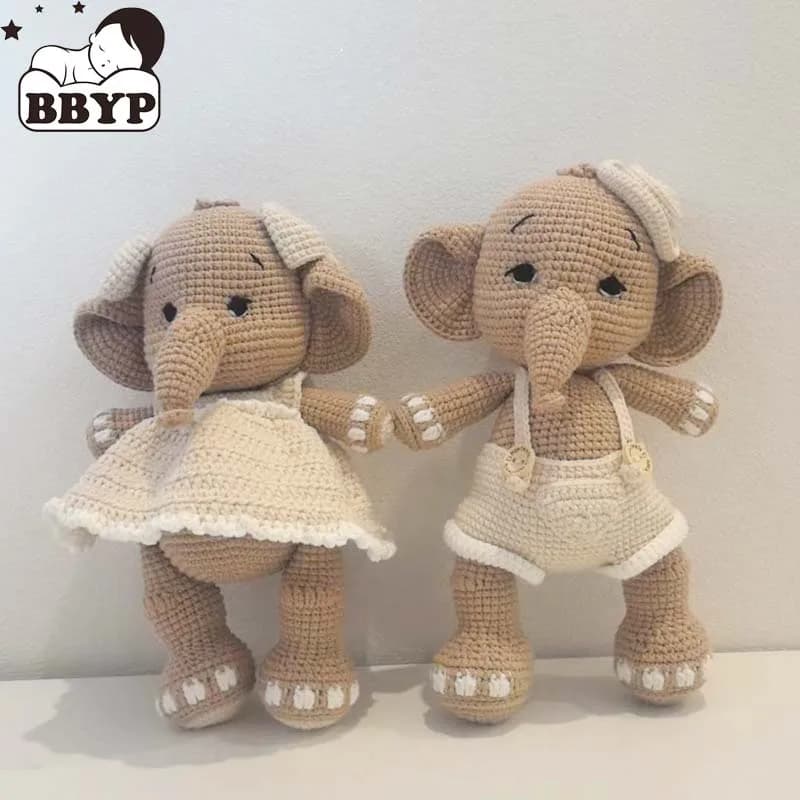 Bambola di peluche elefante fatta a mano all'uncinetto per la decorazione domestica, adorabile peluche morbido
